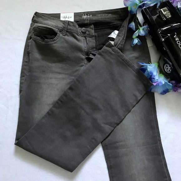 Style & Co. NWT Grey Wash Curvy Boot Leg Jeans Women 6S - Picture 4 of 10